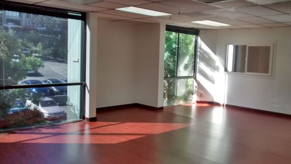 STYLISH OFFICE, TILE RECEPTION AND NEW WOOD FLOORING, BEST MOVE-IN SPECIAL